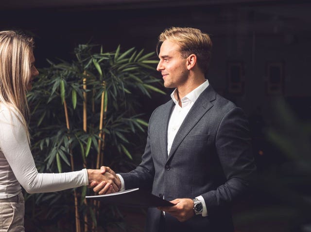 Bilde av megler Stian Mathisen